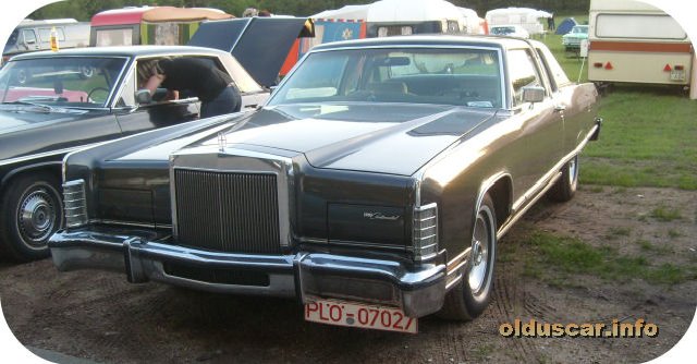 1975 Lincoln Continental Town Car Coupe front